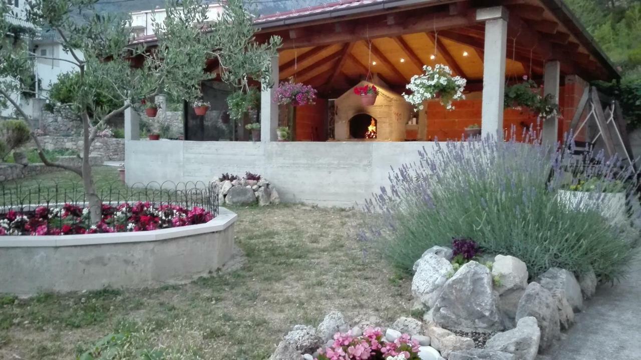Apartmani Šulenta Tucepi Bagian luar foto